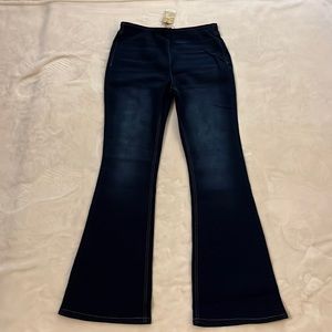 NWT Suzanne Betro bootcut jeggings size 10
